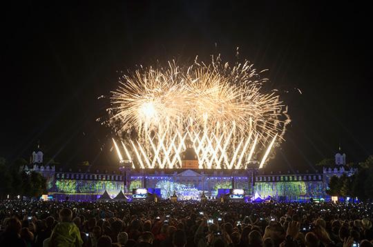 Das_Karlsruher_Schloss_wurde_spektakulaer_in_Szene_gesetzt